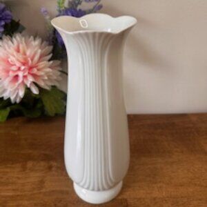 Schumann Arzberg Germany Bavaria Vase MCM White Porcelain‎ Ribbed Fluted Vintage